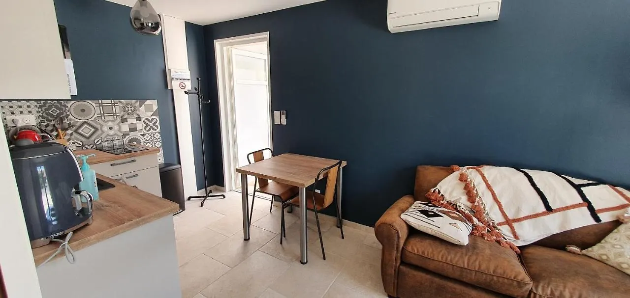 Le Nid'Isle - Stationnement Prive Gratuit - Wi-Fi Performant - Climatisation Apartment L'Isle-sur-la-Sorgue