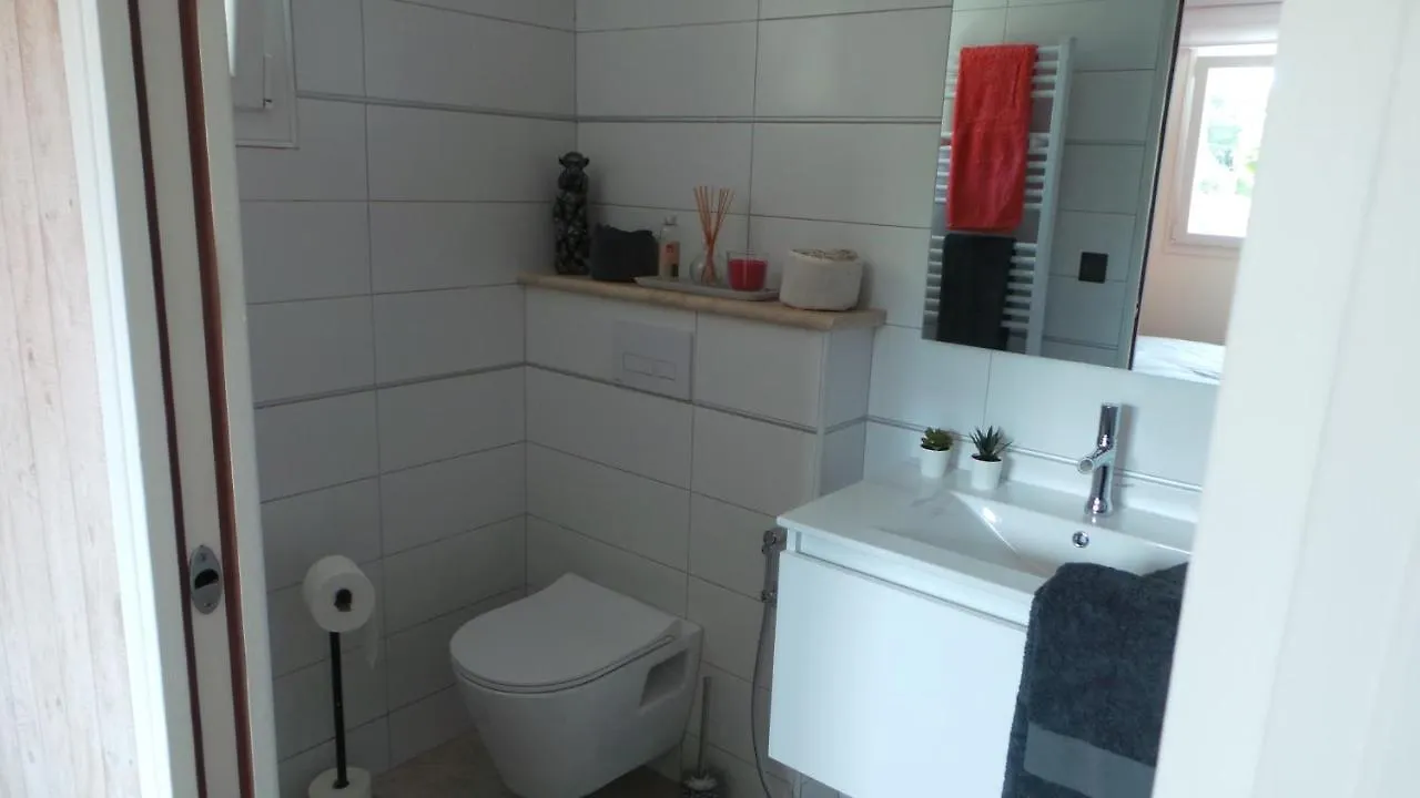 Le Nid'Isle - Stationnement Prive Gratuit - Wi-Fi Performant - Climatisation Apartment L'Isle-sur-la-Sorgue